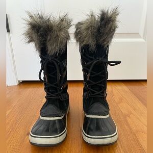 Sorel Black Joan of Arc Fur-Trimmed Winter Boots size 7.5